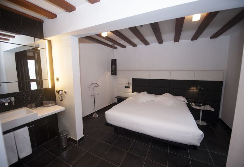 سوییت جونیور, Posada Del Leon De Oro Boutique