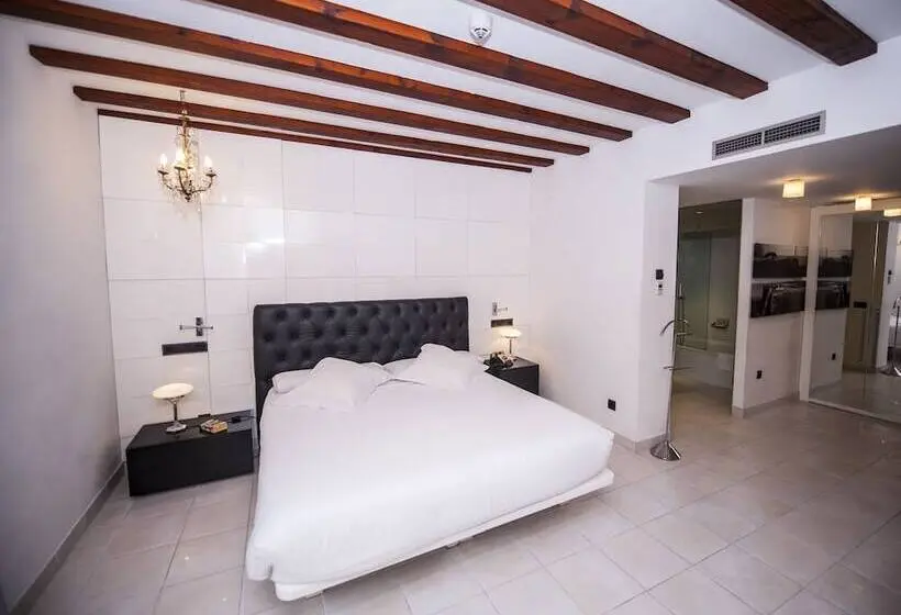 سوییت جونیور, Posada Del Leon De Oro Boutique