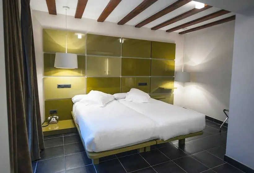 سوییت جونیور, Posada Del Leon De Oro Boutique