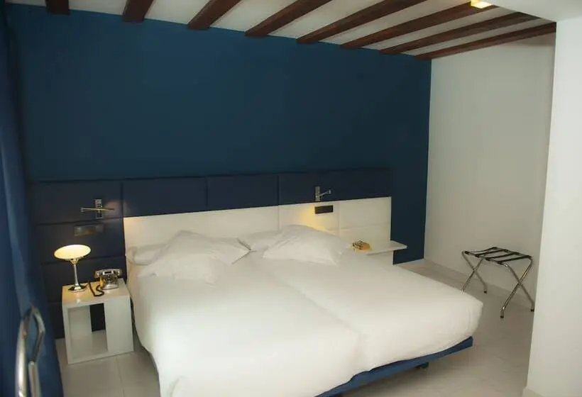 سوییت جونیور, Posada Del Leon De Oro Boutique