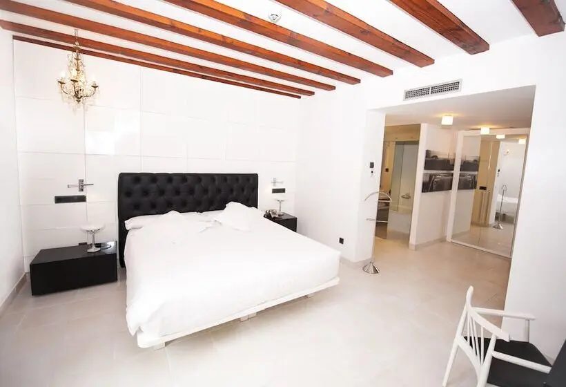 سوییت جونیور, Posada Del Leon De Oro Boutique