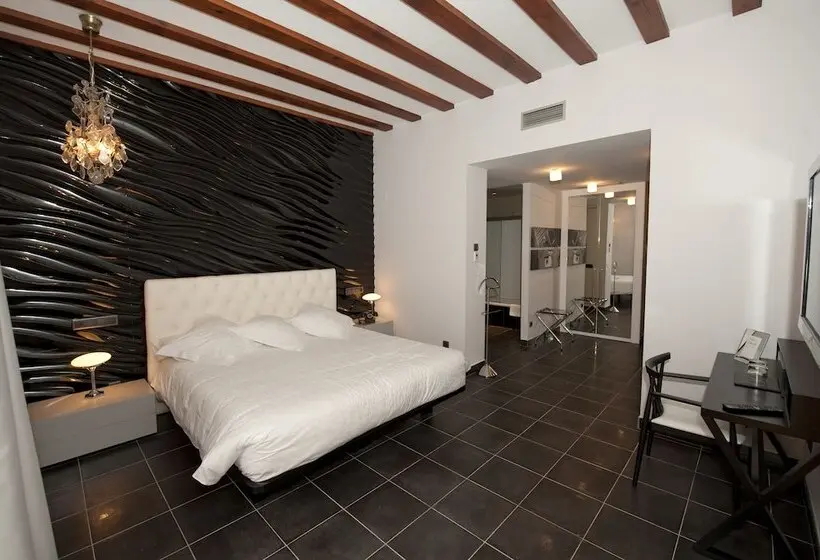 سوییت جونیور, Posada Del Leon De Oro Boutique