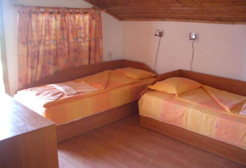 Family Suite, Poseidon