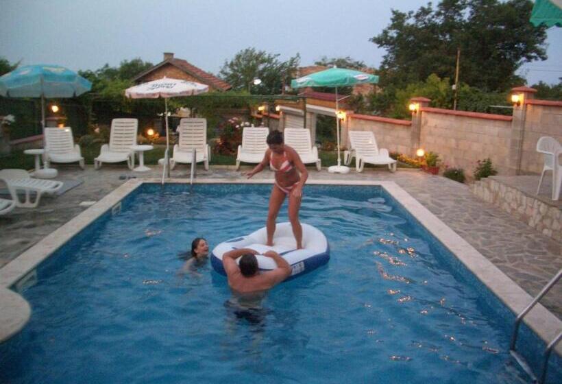 家庭套房, Poseidon