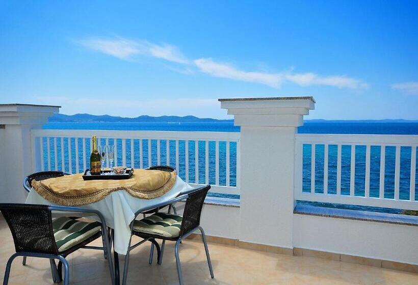 バルコニーつきオーシャンビュースーペリアルーム, Villa Triana Adults Only