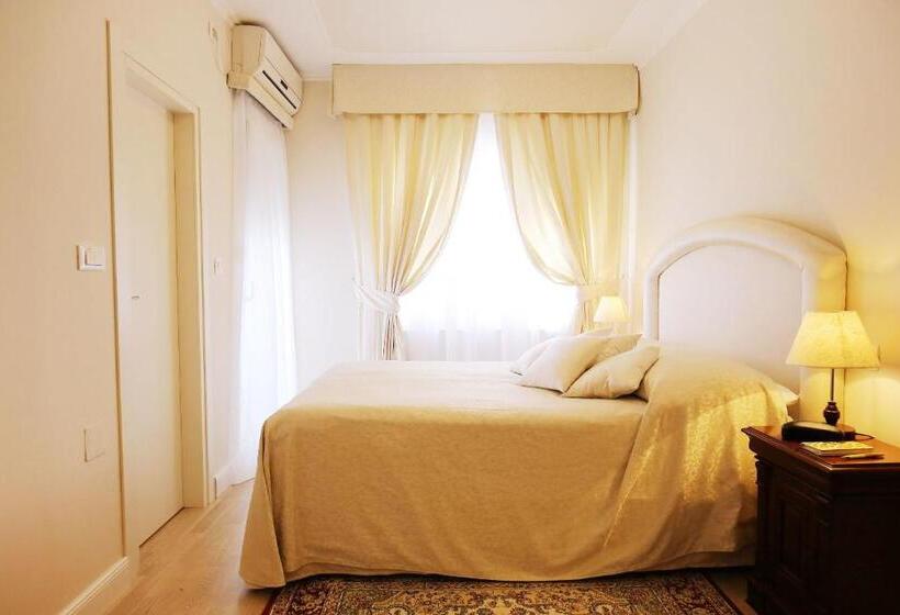 バルコニー付きスタンダードルーム, Villa Triana Adults Only