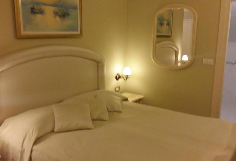 バルコニー付きスタンダードルーム, Villa Triana Adults Only