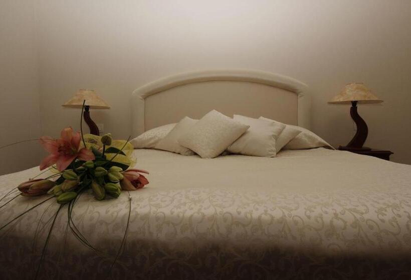 オーシャンビュースイート, Villa Triana Adults Only