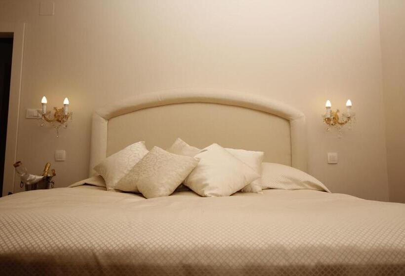 バルコニーつきオーシャンビュースーペリアルーム, Villa Triana Adults Only