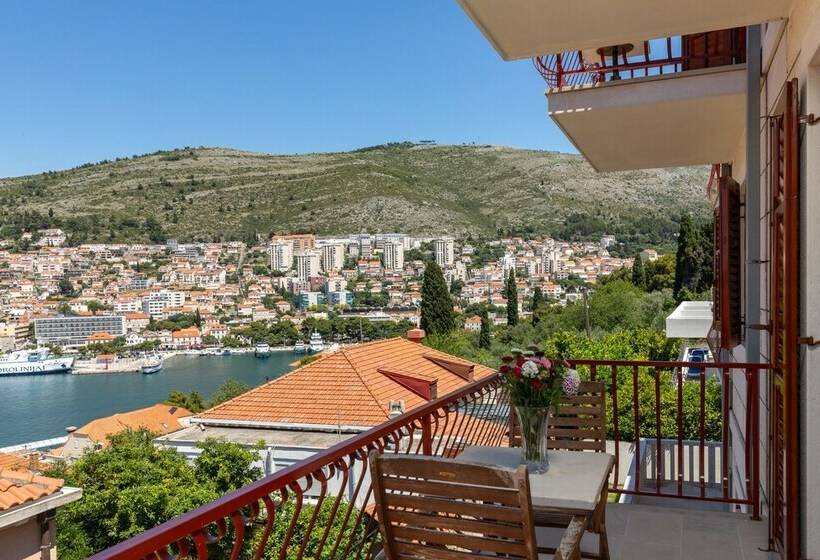 带2个卧室带海景的公寓, Villa Valjalo