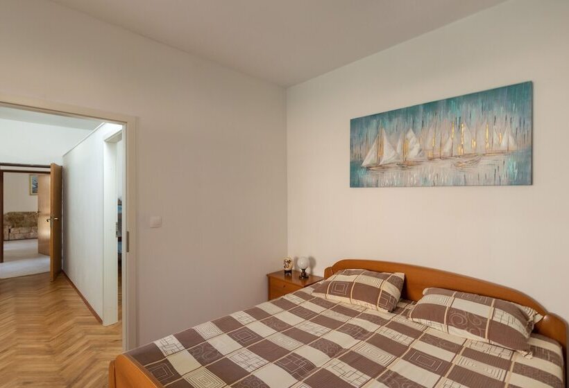 带2个卧室带海景的公寓, Villa Valjalo