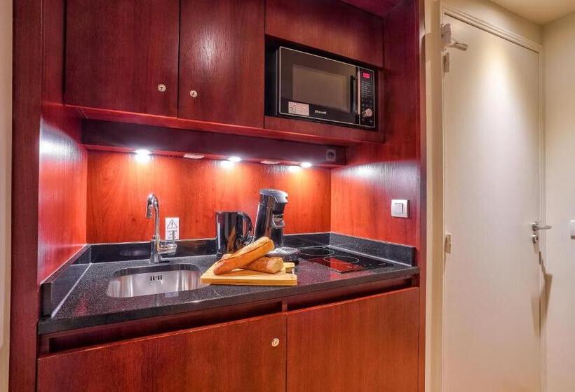 إستوديو قياسى, Clarion Paris Cdg Airport