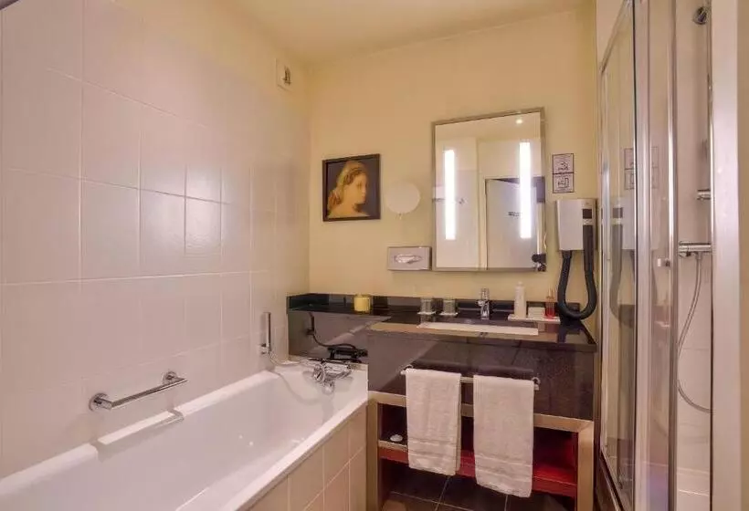 استودیوی استاندارد, Clarion Paris Cdg Airport