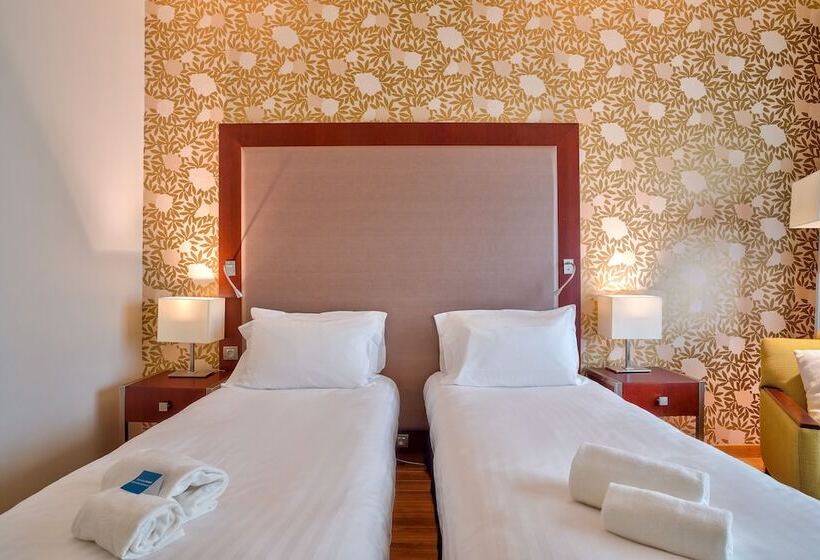 إستوديو قياسى, Clarion Paris Cdg Airport