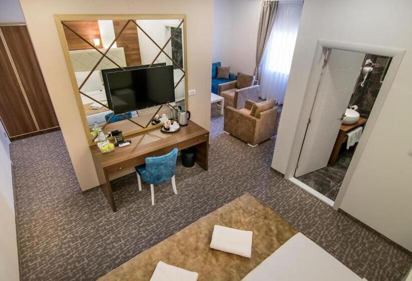 سوییت جونیور, Luxury Rooms Skadarlija