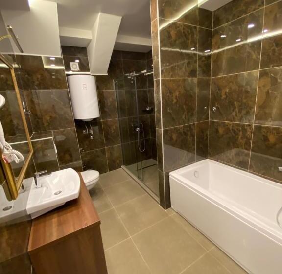 سوییت جونیور, Luxury Rooms Skadarlija