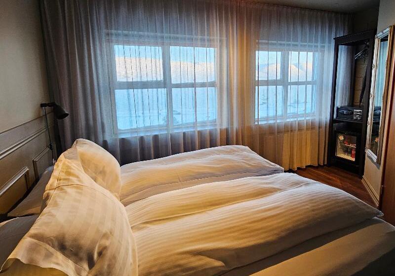 اتاق استاندارد با چشمانداز دریا, Akureyri