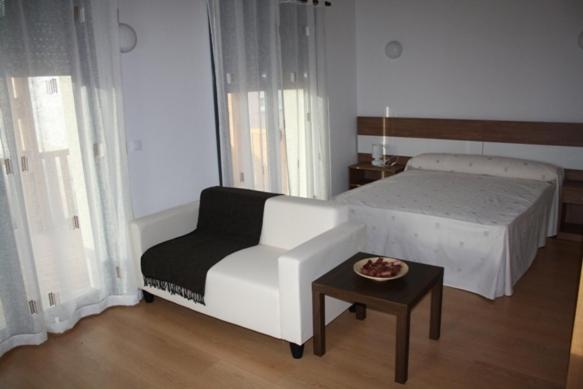 ファミリールーム, Alojamiento Ubaldo Nieto