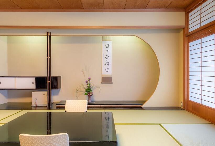 スタンダードルーム, Motoyu Kosenkaku