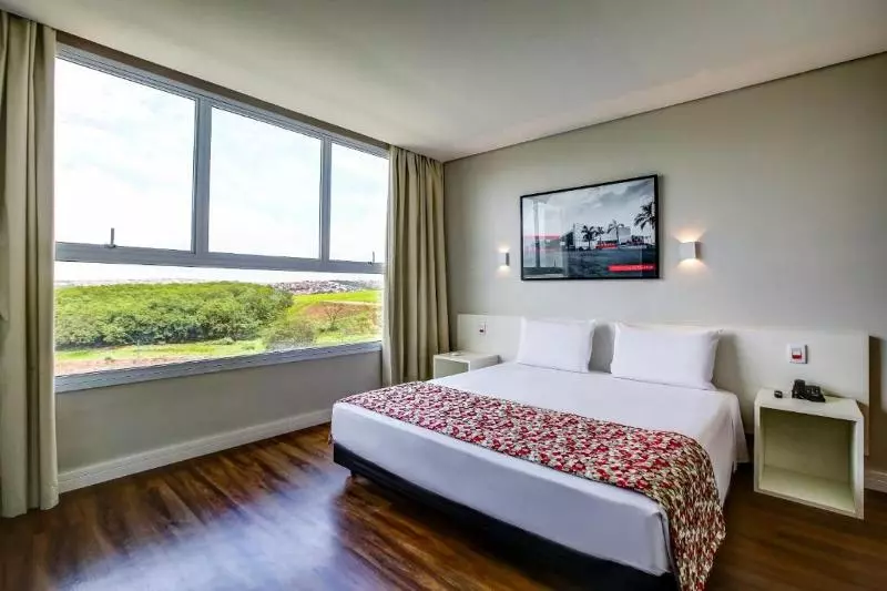 اتاق استاندارد با تخت بزرگ, Best Western Plus Houston Atascocita Inn & Suites
