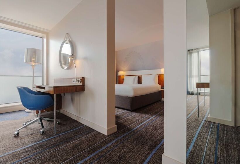 Люкс, Doubletree By Hilton Hotel London  Tower Of London
