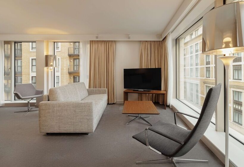 スイート, Doubletree By Hilton Hotel London  Tower Of London