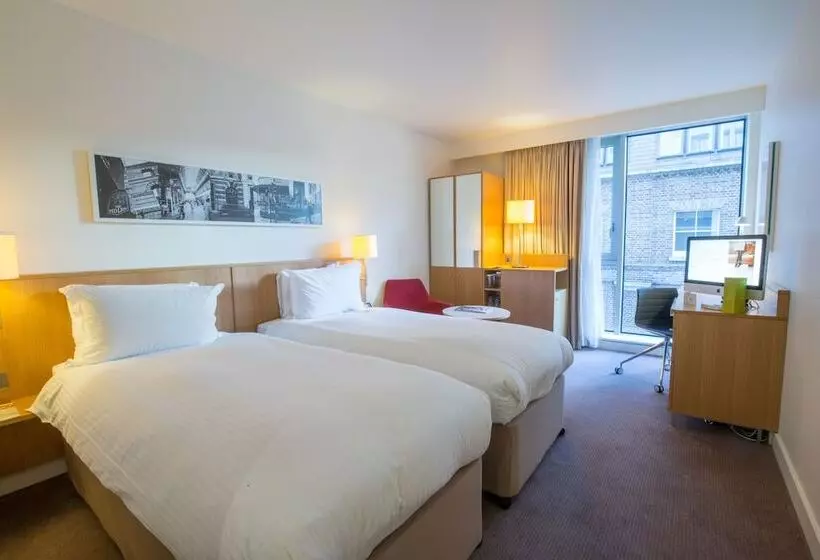 スタンダードルーム, Doubletree By Hilton Hotel London  Tower Of London
