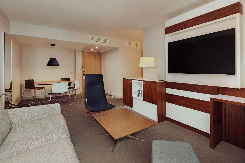 キングサイズベッドのスイートルーム, Doubletree By Hilton Hotel London  Tower Of London