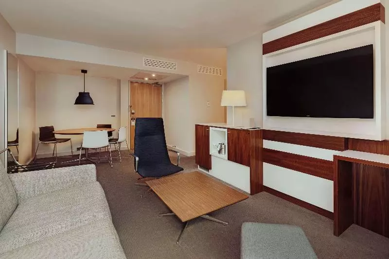 キングサイズベッドのスイートルーム, Doubletree By Hilton Hotel London  Tower Of London