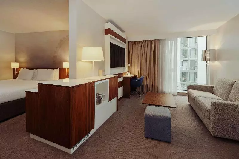 キングサイズベッドのスイートルーム, Doubletree By Hilton Hotel London  Tower Of London