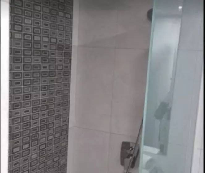 اتاق استاندارد, Eden Phoenix