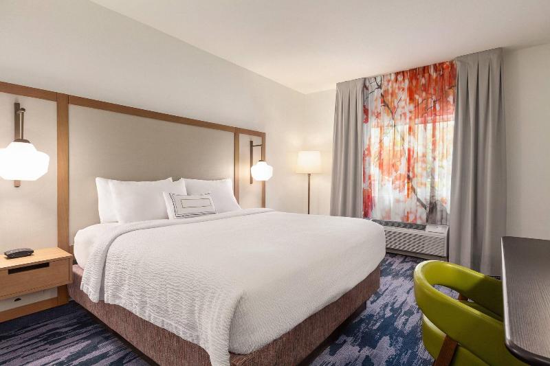 스탠다드 룸 킹사이즈 침대, Fairfield Inn Vacaville