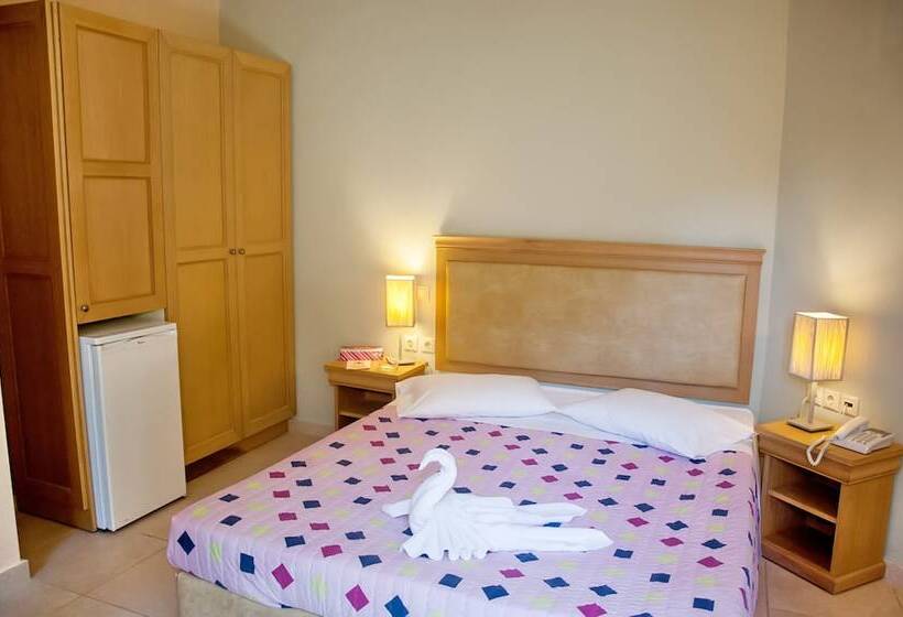 Номер Стандарт Индивидуальный, Glyfada Beach