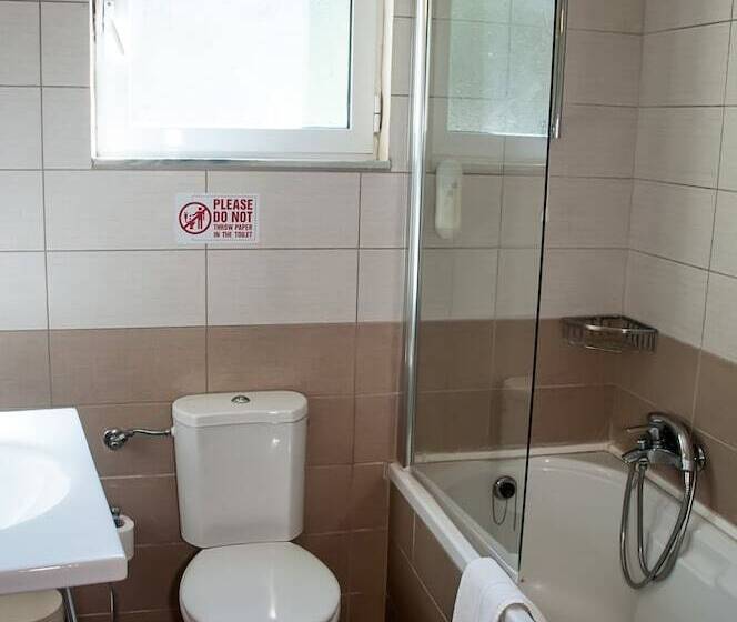 Номер Стандарт Вид на Горы, Glyfada Beach