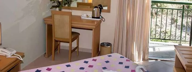 Standard Yhden Hengen Huone, Glyfada Beach