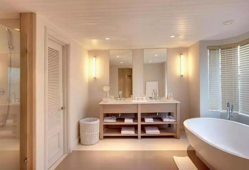 سوییت با چشم‌انداز دریا, Lux Belle Mare Resort & Villas