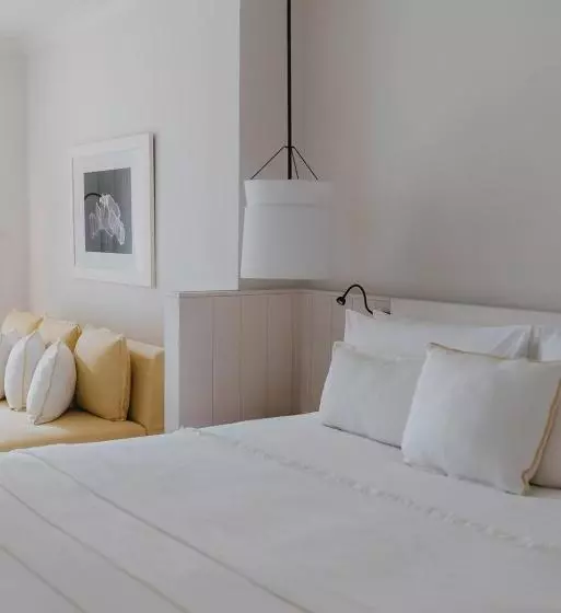سوییت جونیور با چشم‌انداز استخر, Lux Belle Mare Resort & Villas