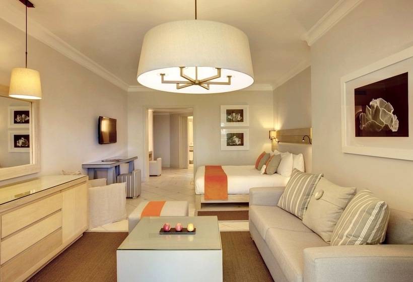 سوئیت جونیور با چشم‌انداز, Lux Belle Mare Resort & Villas