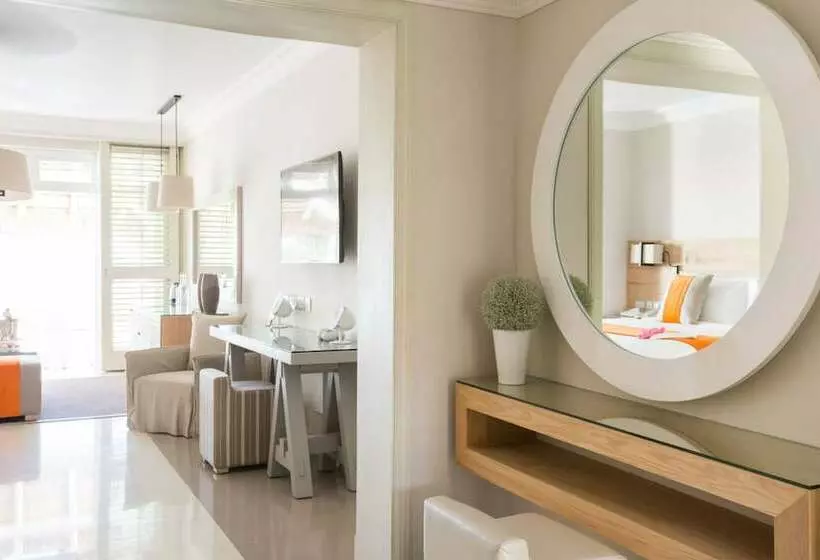 سوئیت جونیور با چشم‌انداز, Lux Belle Mare Resort & Villas