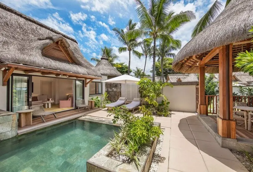 Villa 1 Makuuhuone Merinäkymä, Lux Belle Mare Resort & Villas