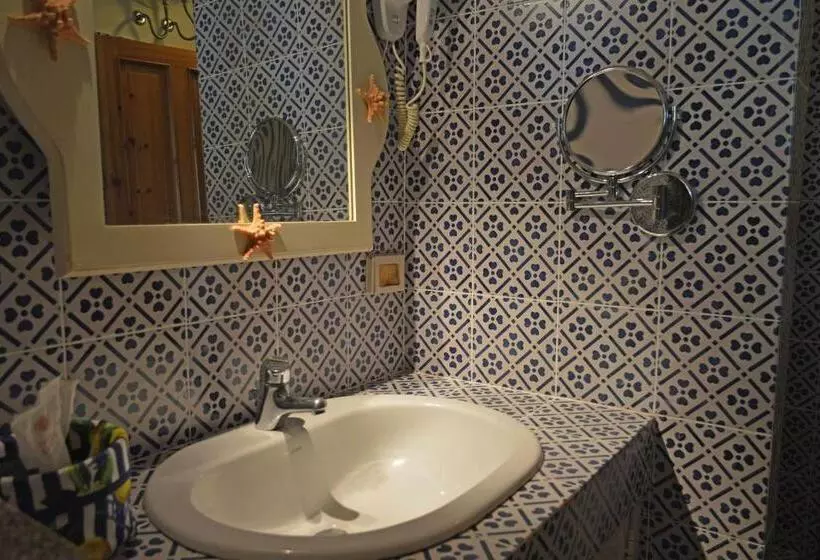 اتاق استاندارد سه نفره, Oasi