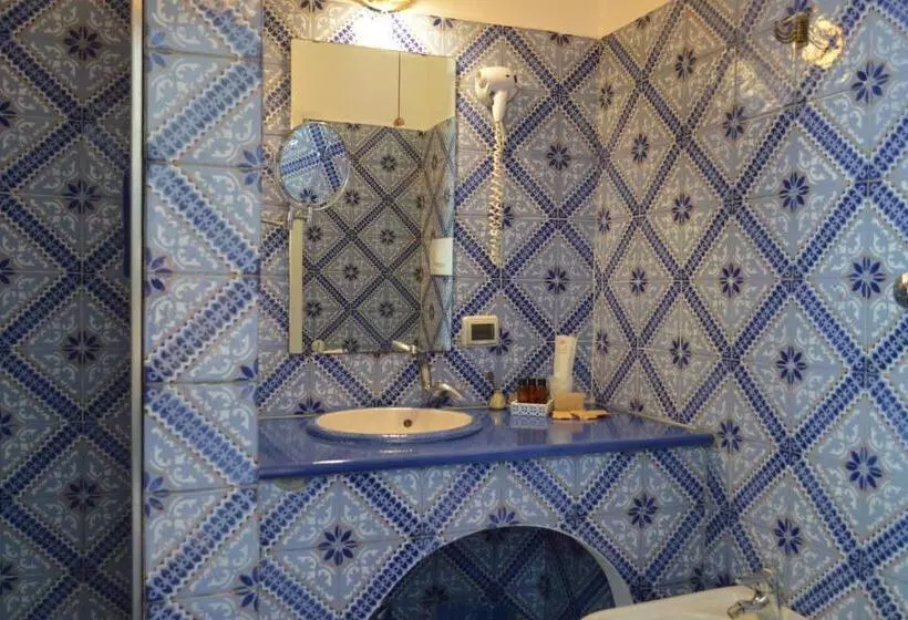 اتاق سوپریور سه تخته, Oasi