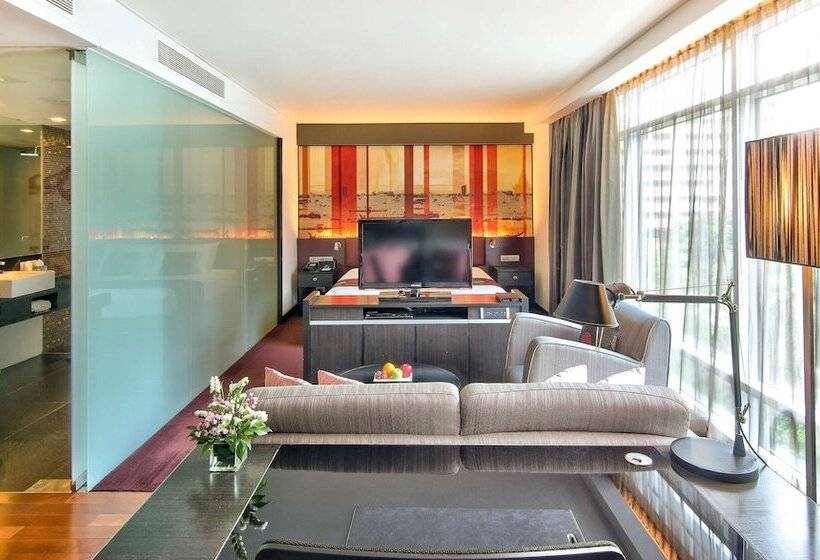 سوییت جونیور, Park Plaza Bangkok Soi 18