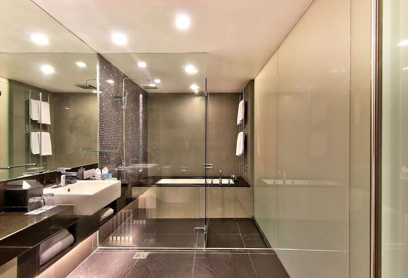 سوییت جونیور با چشمانداز شهر, Park Plaza Bangkok Soi 18