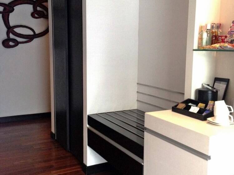 سوییت جونیور با چشمانداز شهر, Park Plaza Bangkok Soi 18