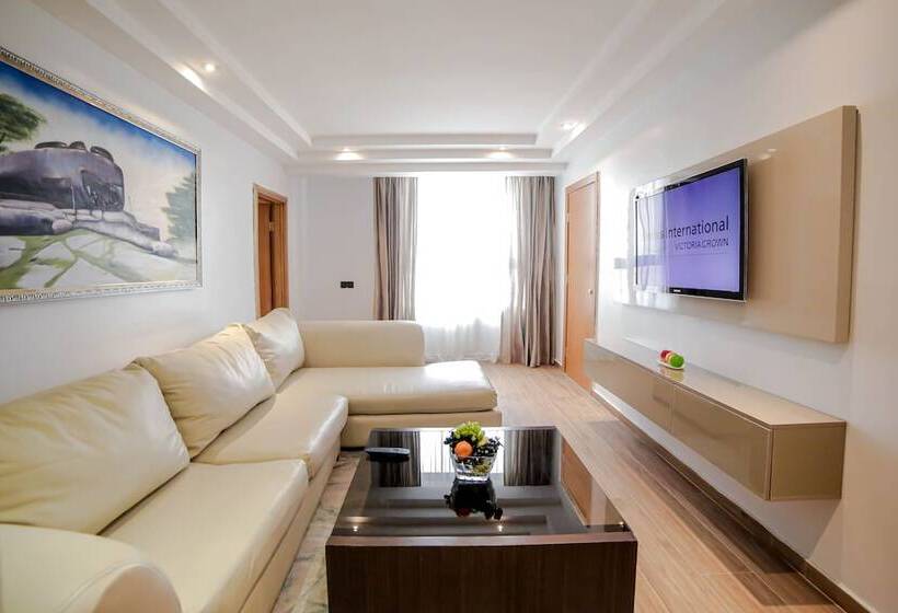 سوییت لوکس, Victoria Crown Plaza