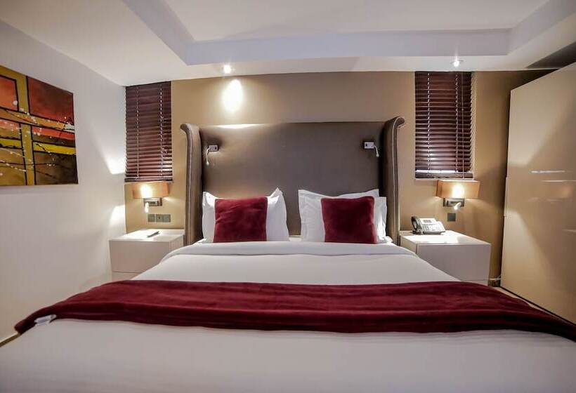 سوییت لوکس, Victoria Crown Plaza