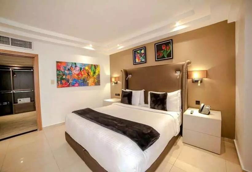 سوییت اجرایی, Victoria Crown Plaza