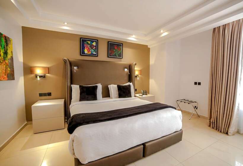 سوییت اجرایی, Victoria Crown Plaza