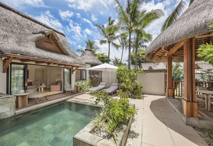 Villa 1 Makuuhuone Merinäkymä, Lux Belle Mare Resort & Villas